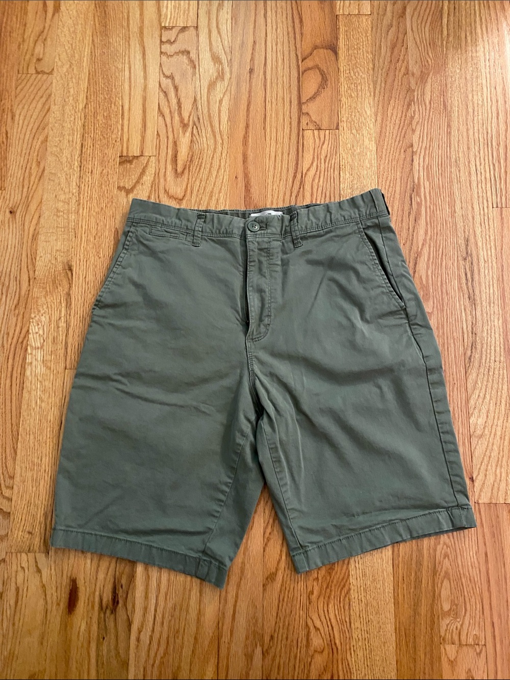 Men's Flat Front Olive Shorts - Casual Everyday Wear